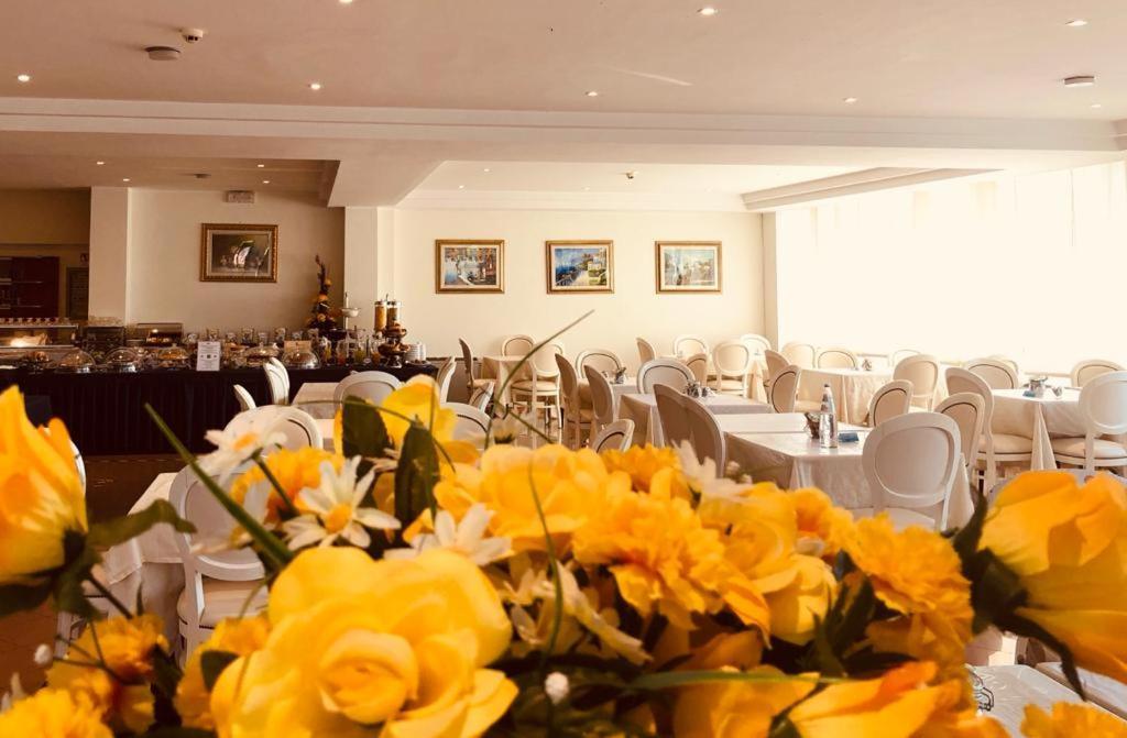 Hotel Capitol San Mauro Mare Luaran gambar