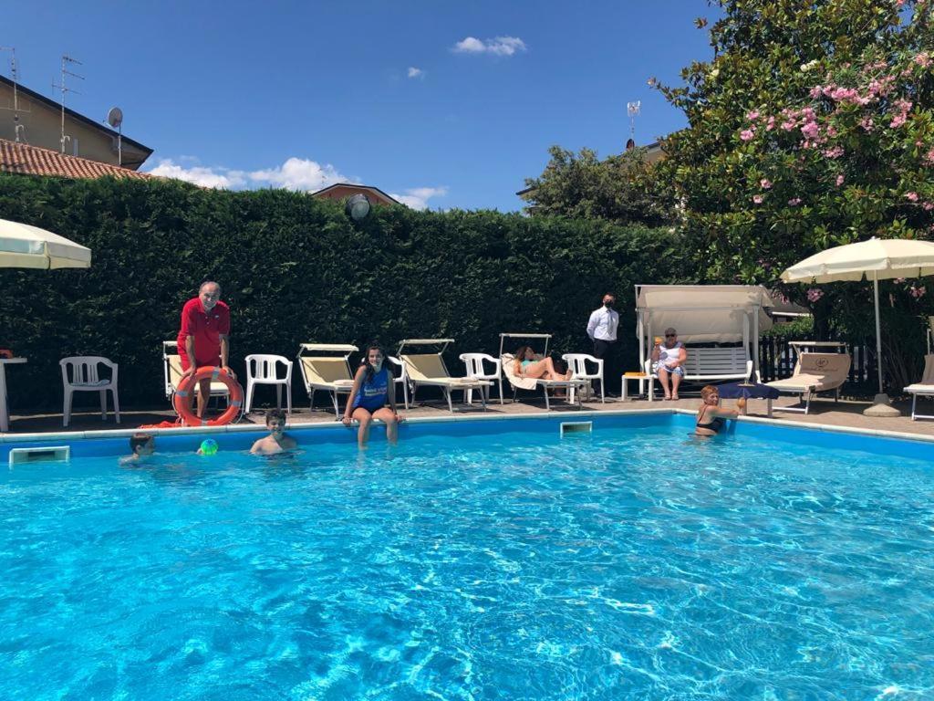 Hotel Capitol San Mauro Mare Luaran gambar
