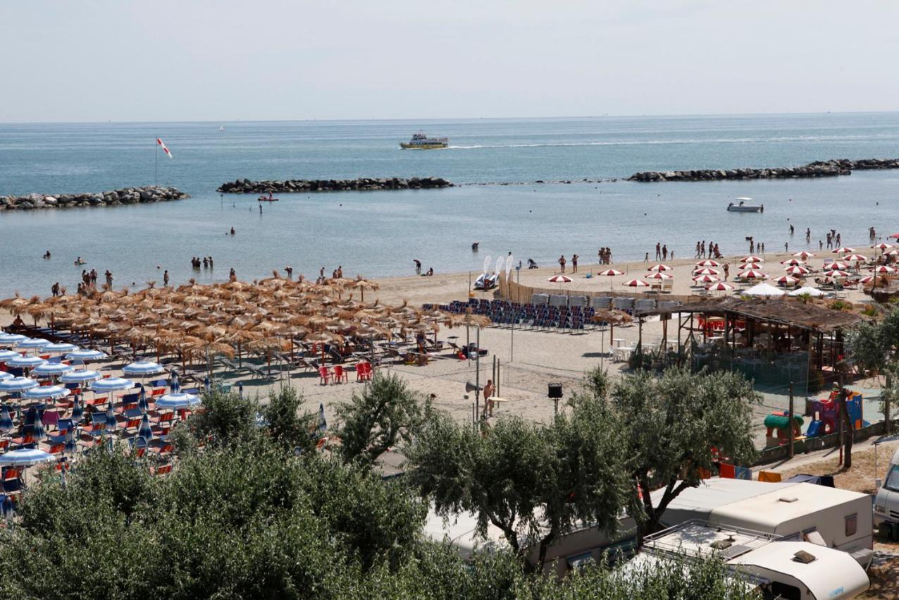 Hotel Capitol San Mauro Mare Luaran gambar